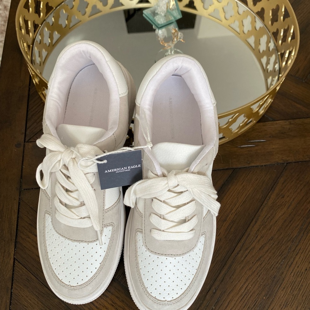 American Eagle Outfitters Women's Cream and White Sneakers size 7 brand new